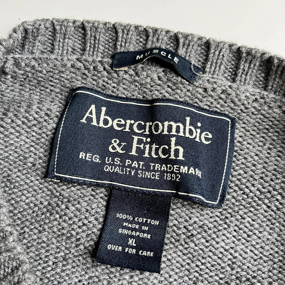 Abercrombie & Fitch Mens XL Muscle Fit V-Neck Cotton Ribbed Sweater Gray